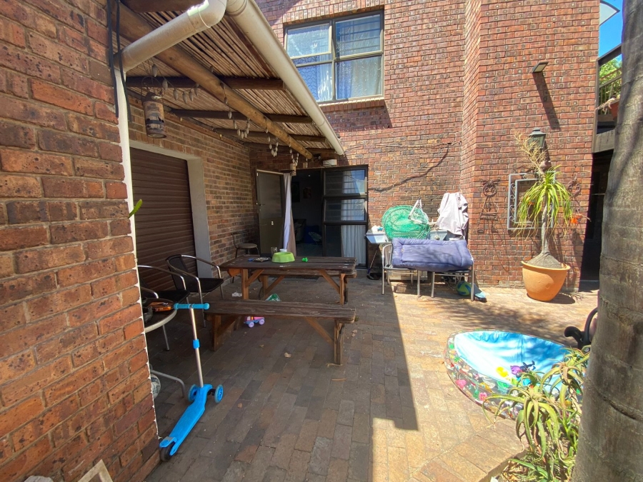 To Let 2 Bedroom Property for Rent in Table View Western Cape